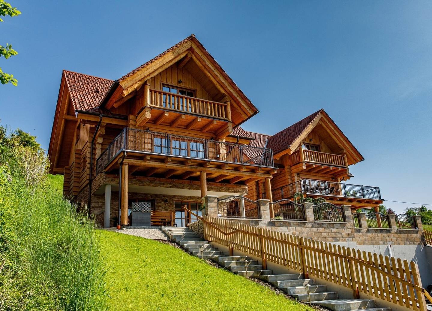 Traumhaftes *** LUXUX BLOCKHAUS - CHALET *** mit wunderschönem Ausblick in absoluter Ruhelage