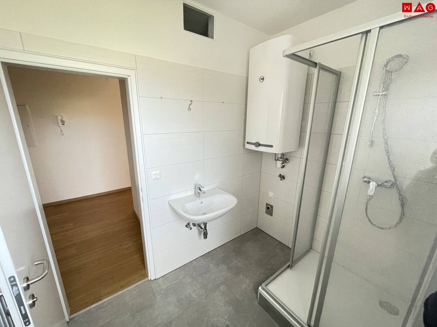 Geräumige 3 Zimmer Wohnung mit Küche, großem Balkon, zentrumsnah