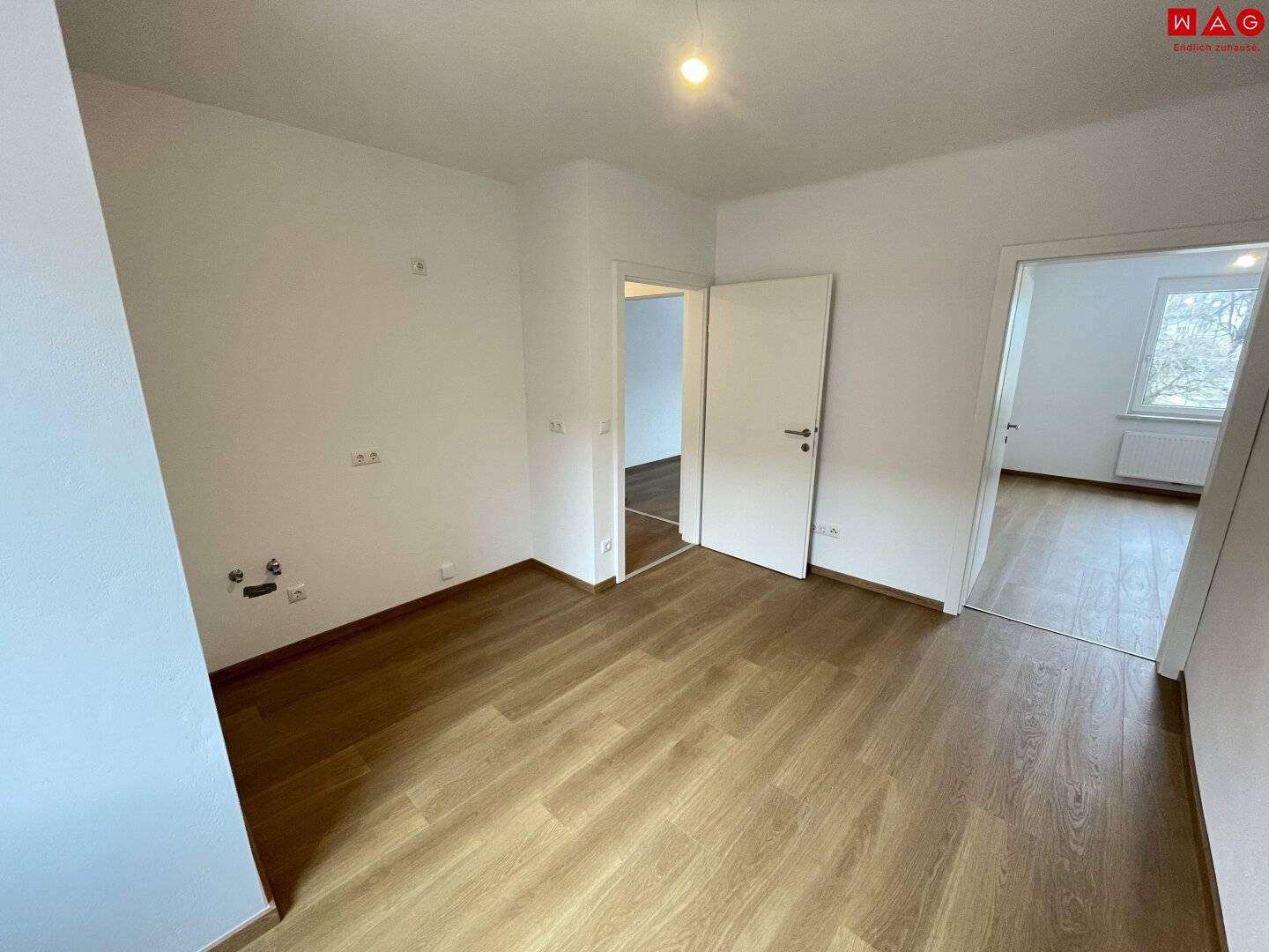 Sanierte Kleinwohnung mit Dusche!