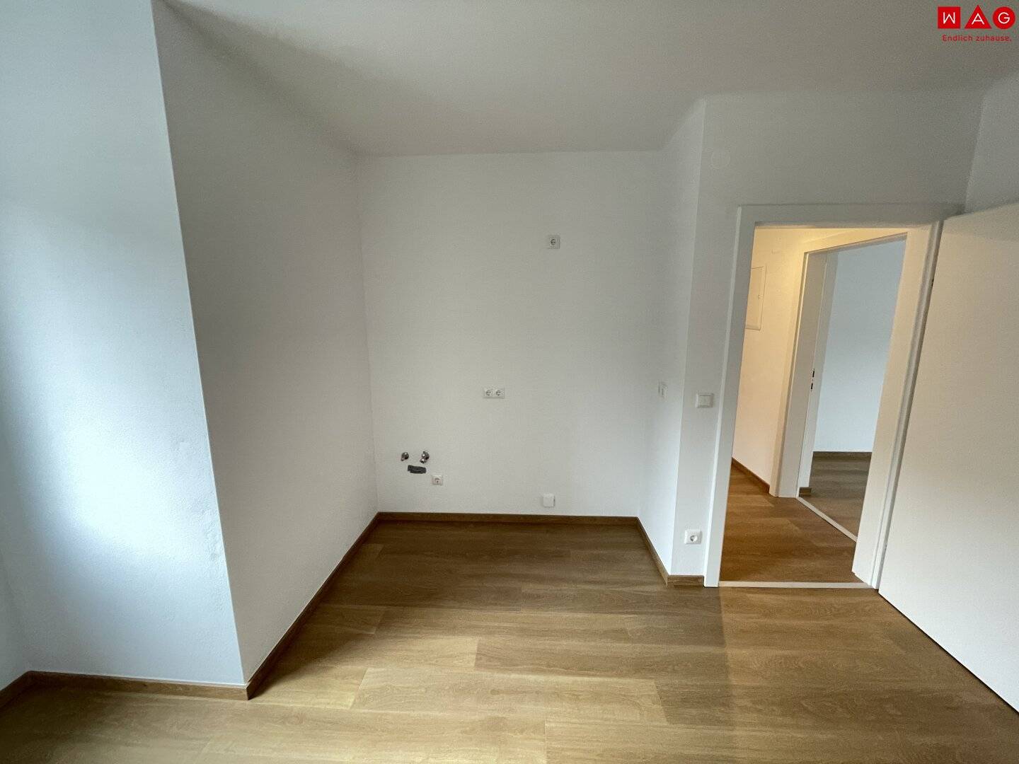 Sanierte Kleinwohnung mit Dusche!