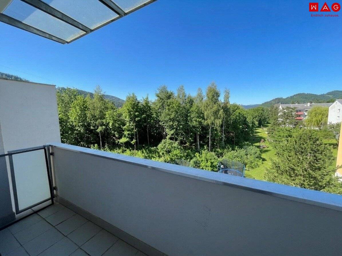 Attraktive Familienwohnung mit Balkon und neuer Küche!