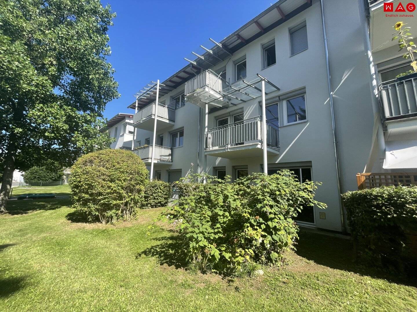 Attraktive Wohnung mit Sonnen-Balkon und Parkplatz!