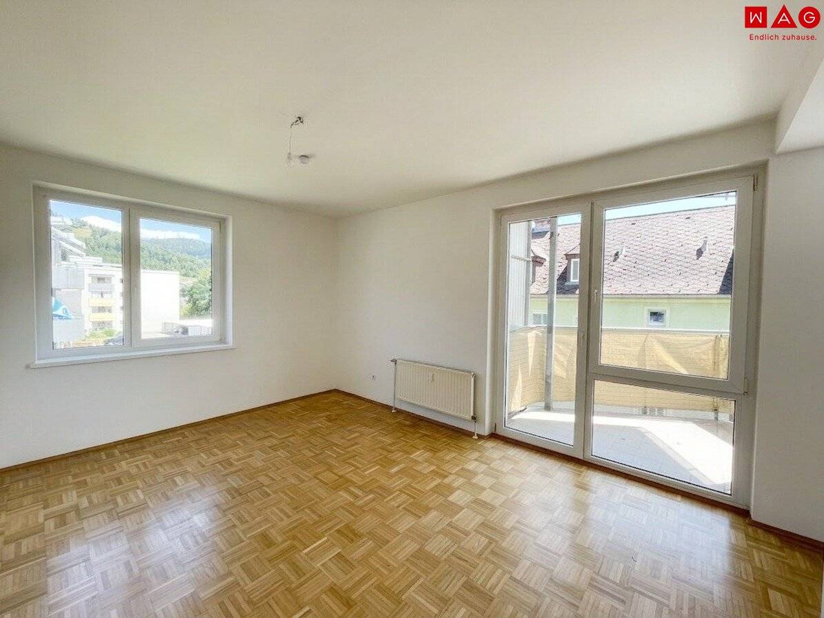 Geräumige 3-Zimmerwohnung im Grünen mit Balkon!
