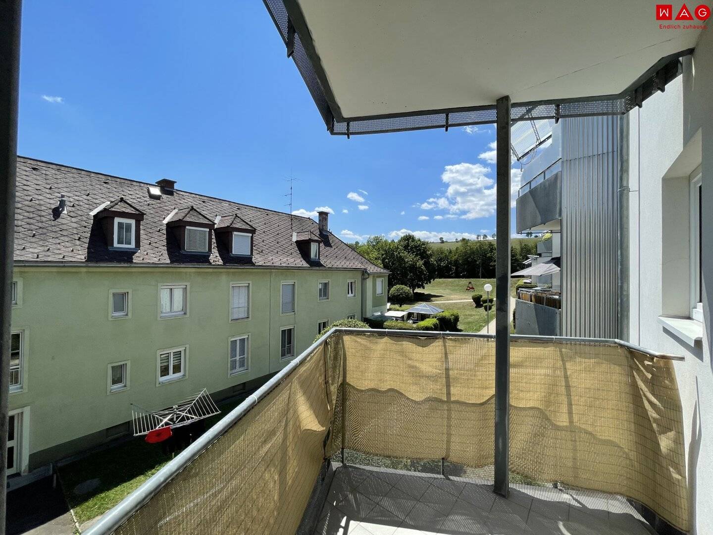 Geräumige 3-Zimmerwohnung im Grünen mit Balkon!