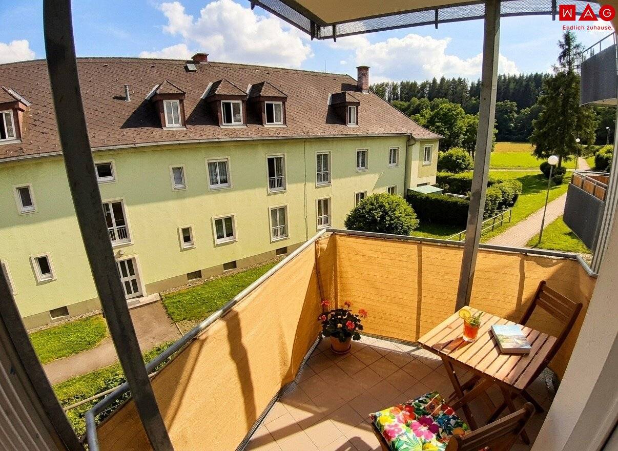Geräumige 3-Zimmerwohnung im Grünen mit Balkon!