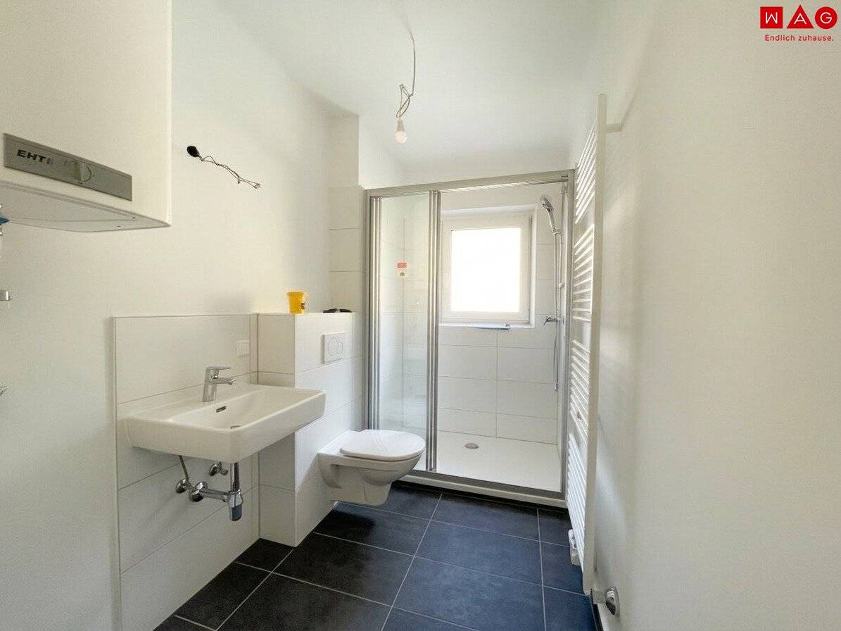 2-Zimmer Wohnung mit Balkon, Komplettsanierung