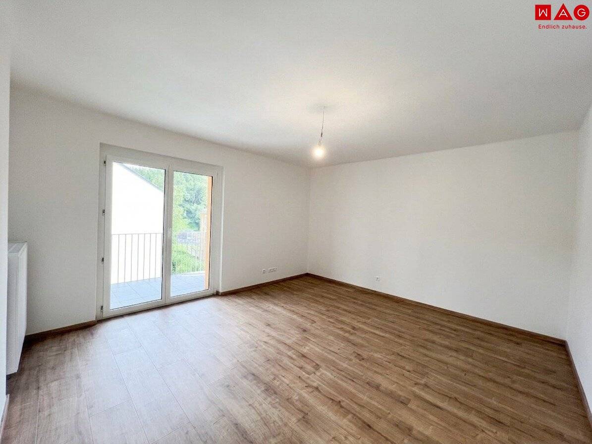 2-Zimmer Wohnung mit Balkon, Komplettsanierung
