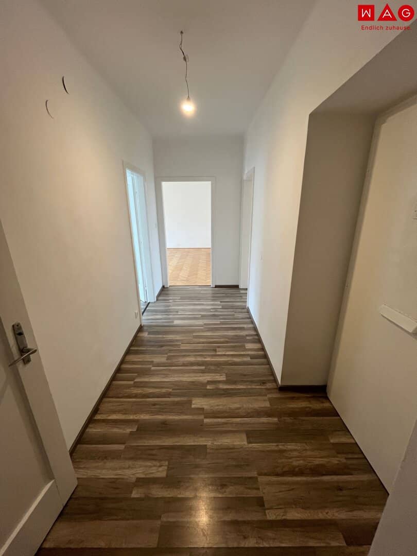 Ihr Sommerbonus: Die erste Miete geht auf uns! Wohnen im Herzen des Traunviertels - Gemütliche 3-Raum-Wohnung inkl. Balkon und Aufzug in Kirchdorf! Separate Küche und Badezimmer mit Fenster!