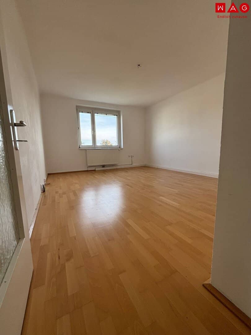 Jetzt einziehen & sparen! Sommeraktion: 1 Monat mietfrei! Helle, praktisch geschnittene 2-Raum-Wohnung in ruhiger und beliebter Lage von Wels –  Heizkosten inklusive!