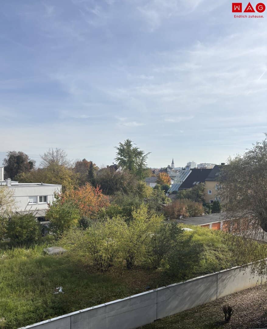 Currently under renovation! 3-room apartment with perfect public transport connections! Includes cellar compartment and unlimited contract! Heating costs and hot water included! Available from 01.10.2026
