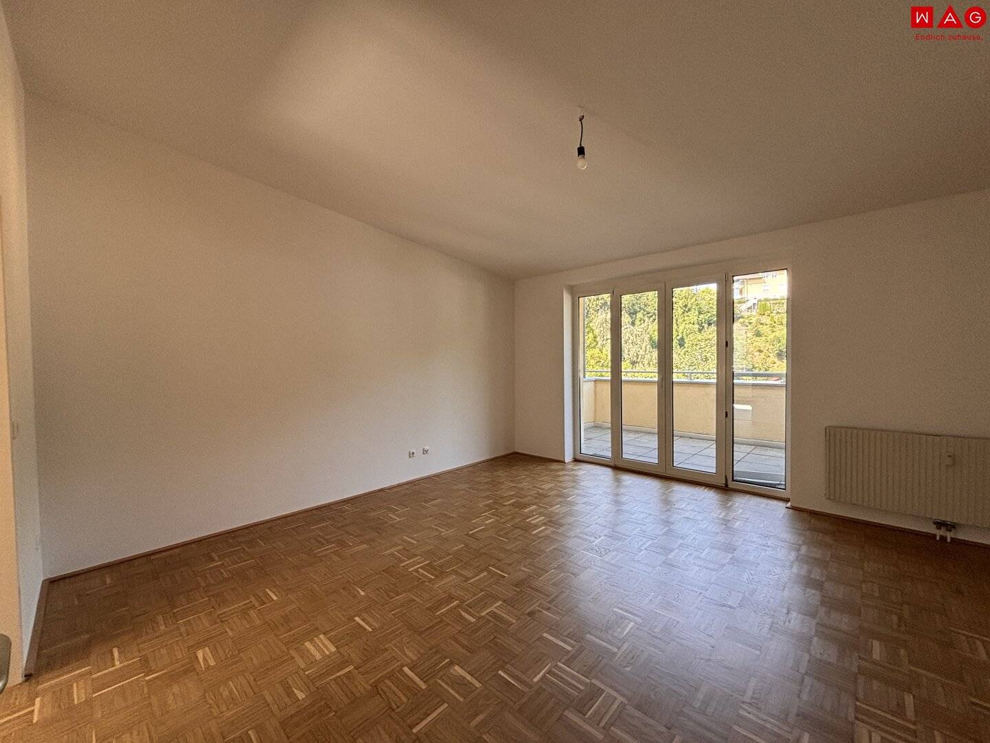 Sonnige Aussichten in Mauthausen: sanierte Familienwohnung mit großzügiger Loggia, höchstem Wohnkomfort und ruhiger Grünlage – kostenloser Parkplatz inklusive!