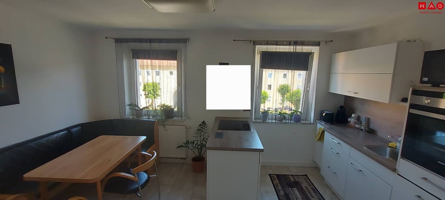 Attraktives Wohnumfeld und helle Atmosphäre im obersten Stockwerk: moderne 3-Zimmer-Wohnung überzeugt mit großzügigen Räumen, viel Tageslicht und hohem Wohnkomfort!