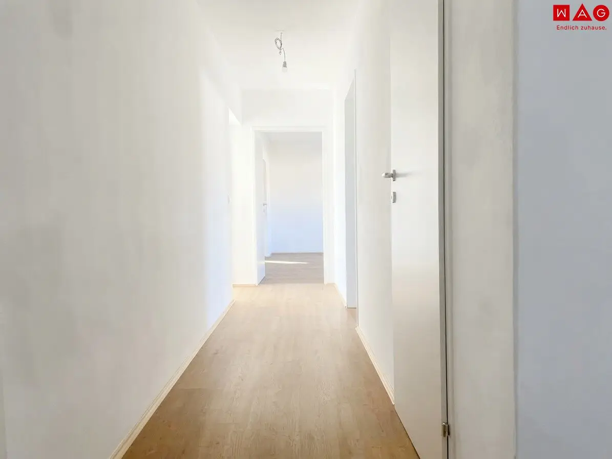Hochwertig sanierte 3-Zimmer-Wohnung !!!