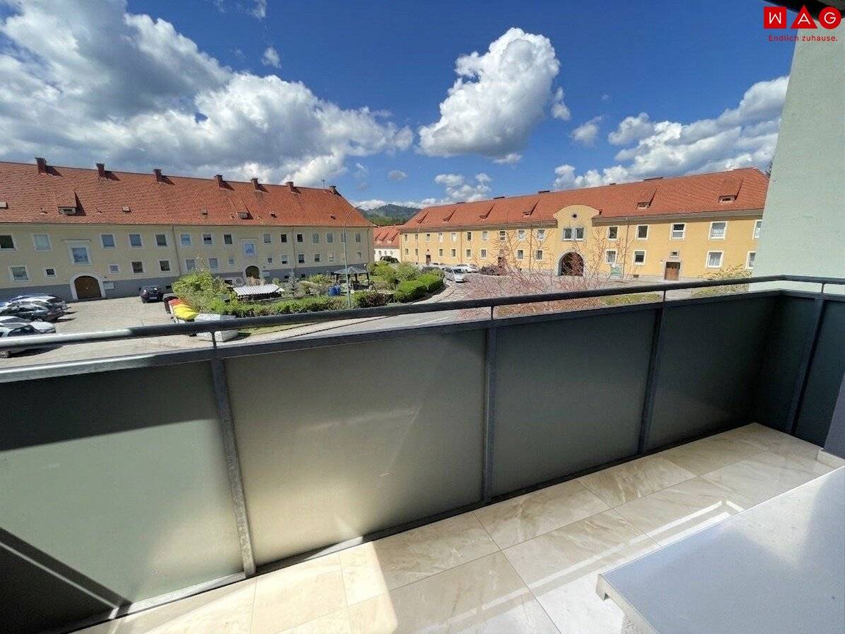 Licht durchflutete 3 Zimmerwohnung mit  sonnigem Balkon!