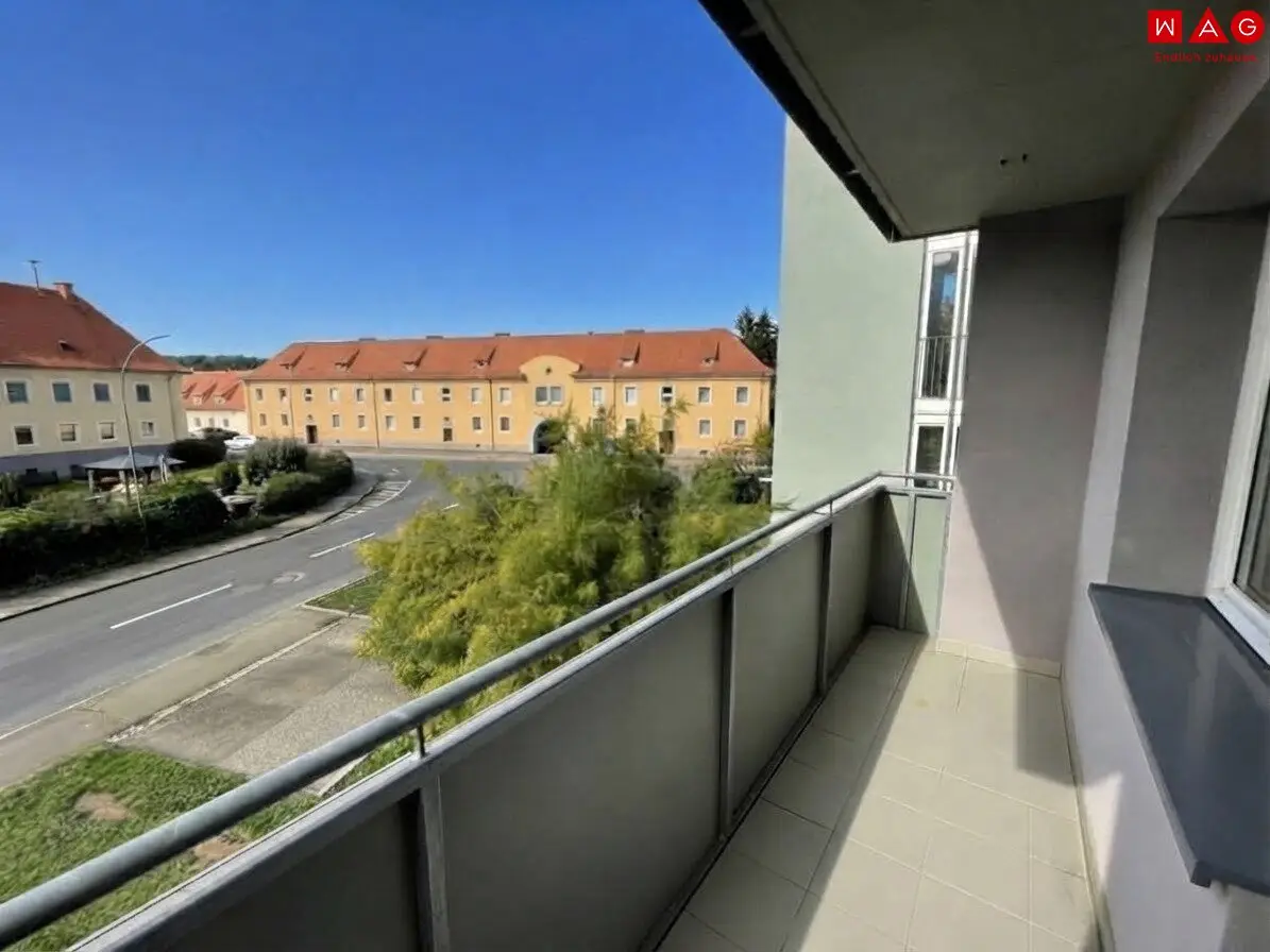 Hochwertig sanierte 3-Zimmer-Wohnung !!!