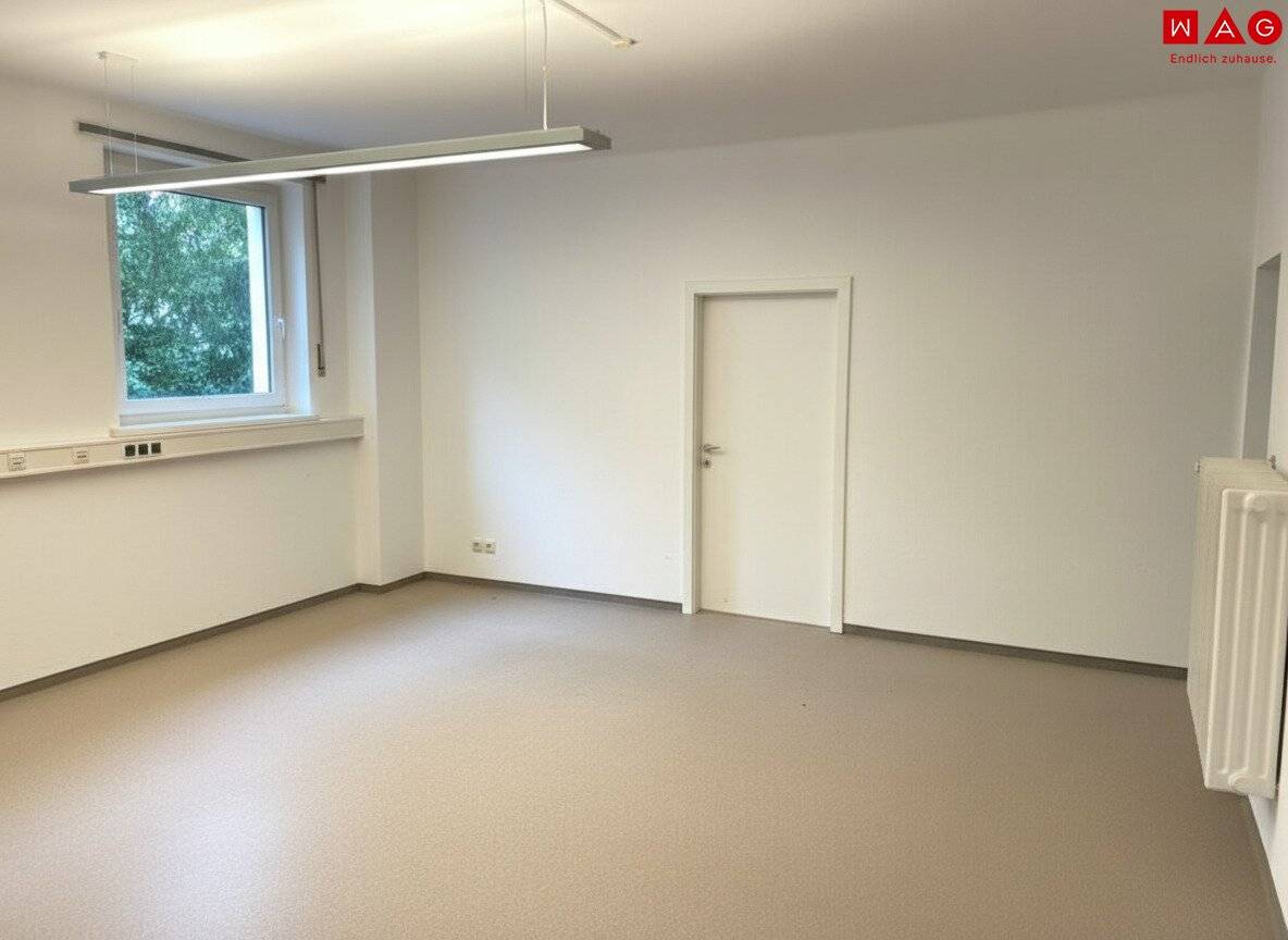 Möblierte Bürofläche (Umnutzung auf Wohnung möglich) im Erdgeschoss – zentral mitten in Salzburg