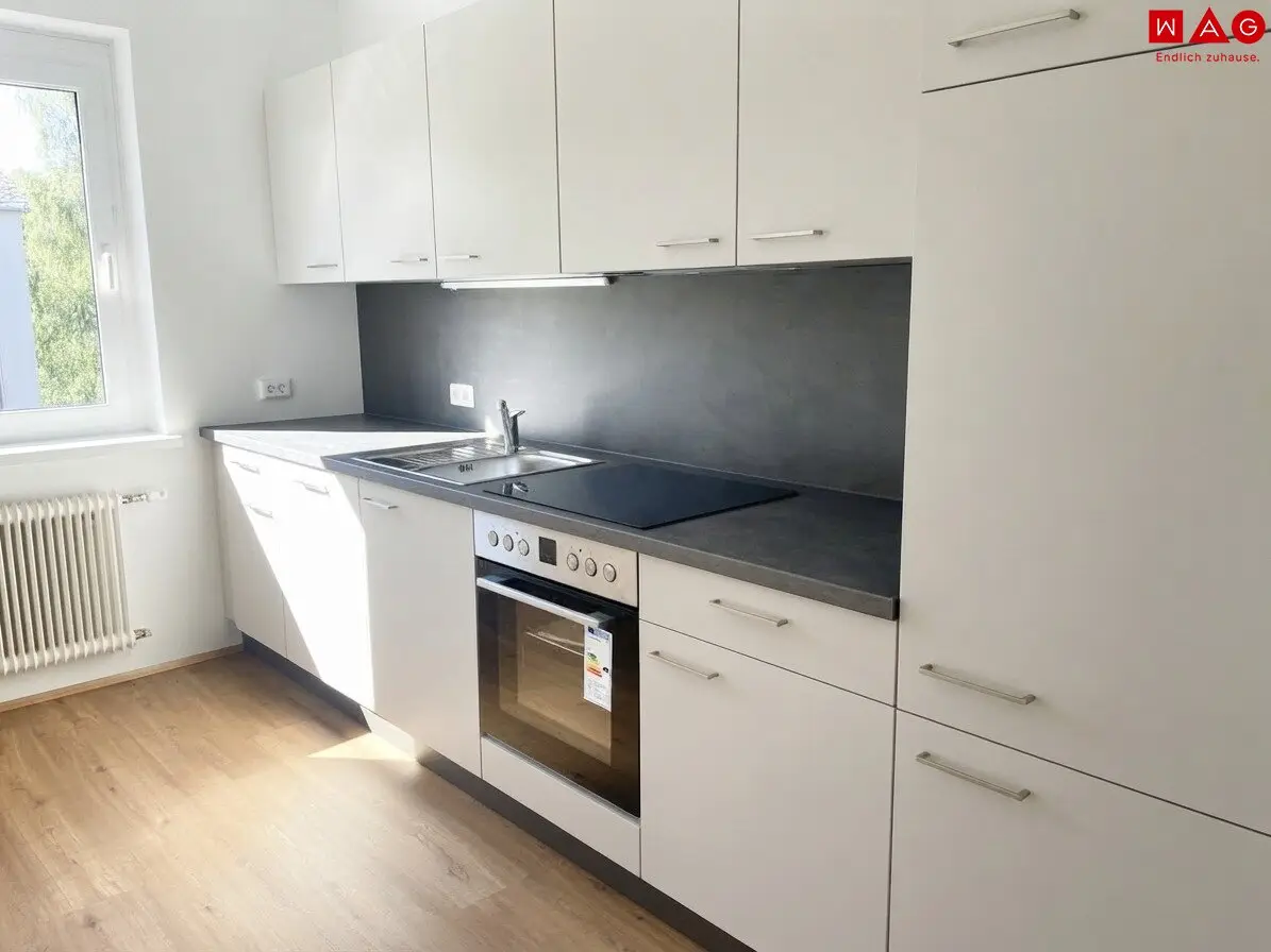 Helle 3 - Zimmerwohnung mit Balkon und neuer Küche!