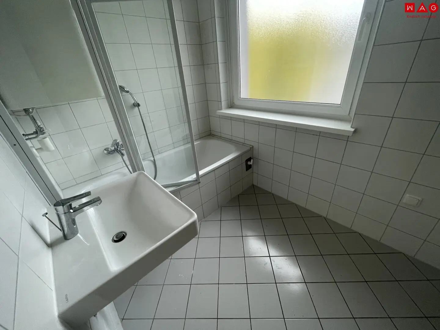 Helle 3 - Zimmerwohnung mit Balkon und neuer Küche!