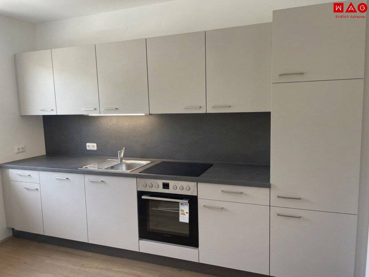 Helle 3 - Zimmerwohnung mit Balkon und neuer Küche!