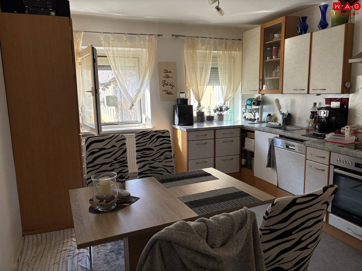 Gemütliche 4-Zimmer-Familienwohnung mit heller Raumaufteilung, moderner Ausstattung und cleveren Stauraumlösungen in begehrter Ruhelage mit hochwertigem Wohnambiente!