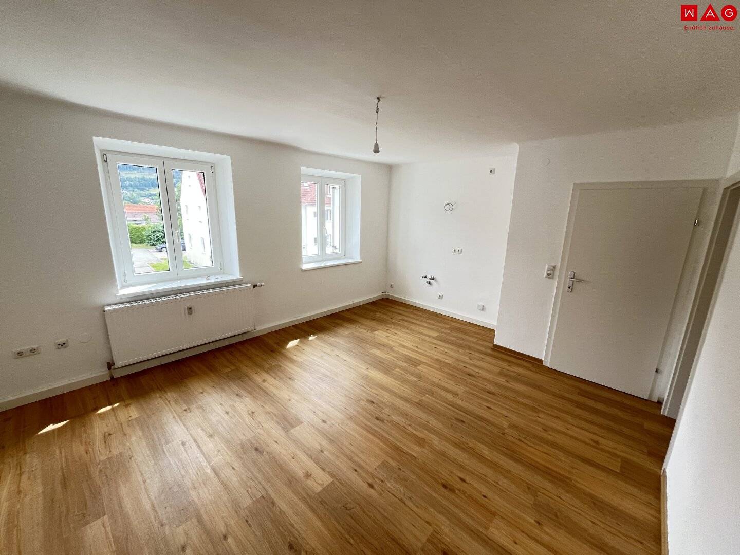 Neu sanierte, 2-Zimmerwohnung mit Balkon und Ausblick ins Grüne!