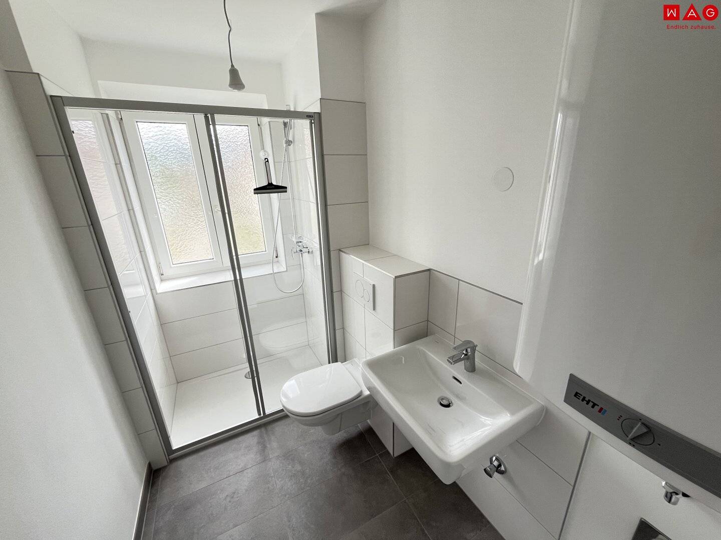 Neu sanierte, 2-Zimmerwohnung mit Balkon und Ausblick ins Grüne!