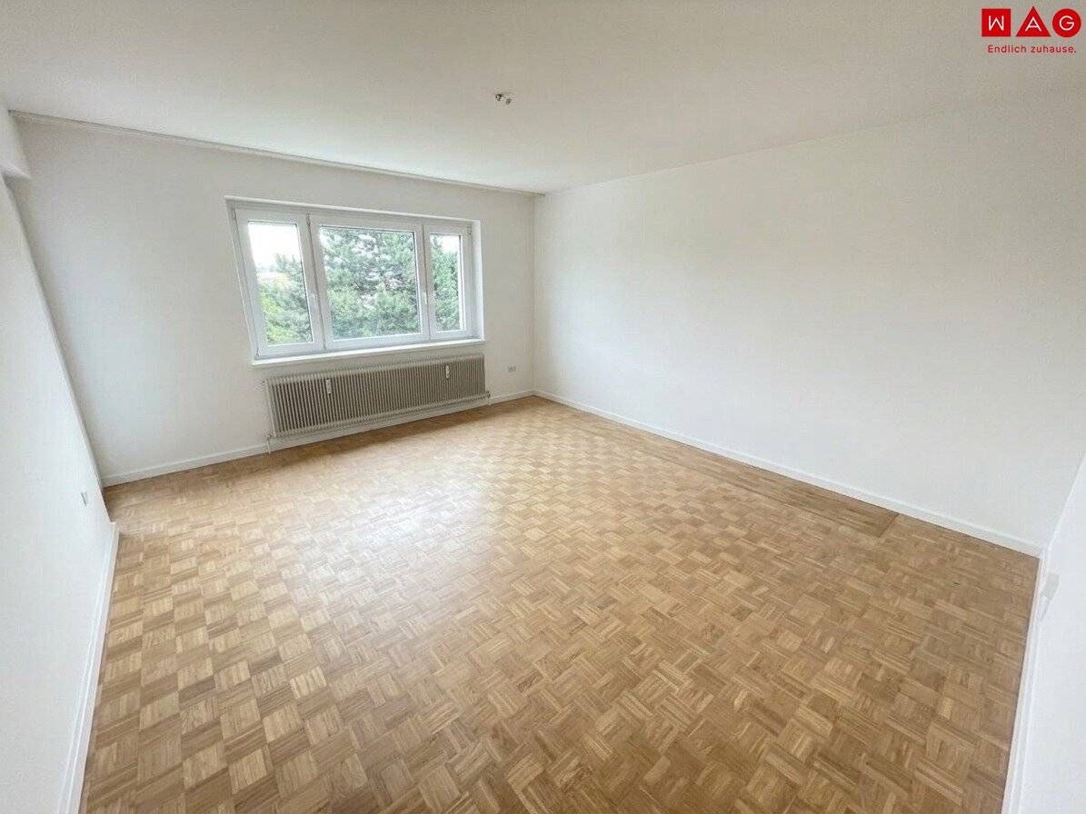 Sanierte 3-Zimmer-Wohnung mit großer süd-westseitiger Loggia!