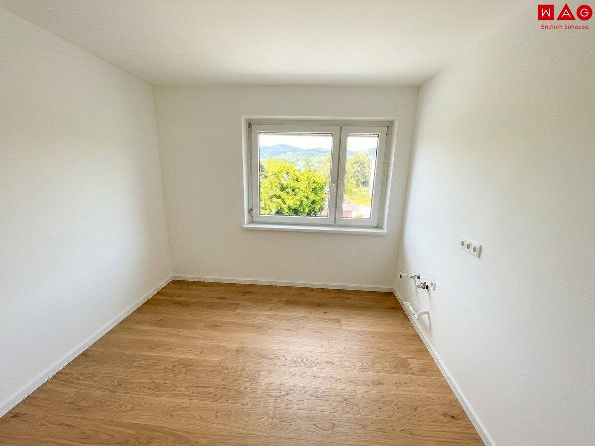 Sanierte 3-Zimmer-Wohnung mit großer süd-westseitiger Loggia!
