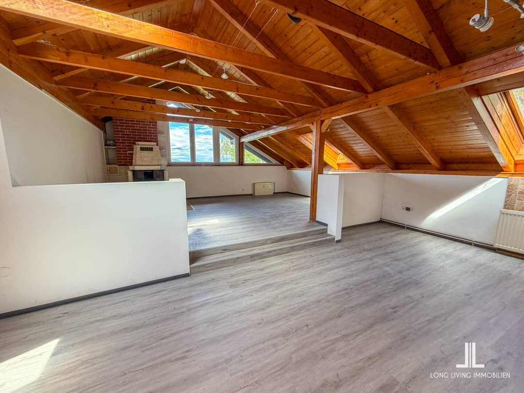 Provisionsfrei! Spitzenpreis! Großzügige Wohnung mit unglaublicher Aussicht und Terrasse!