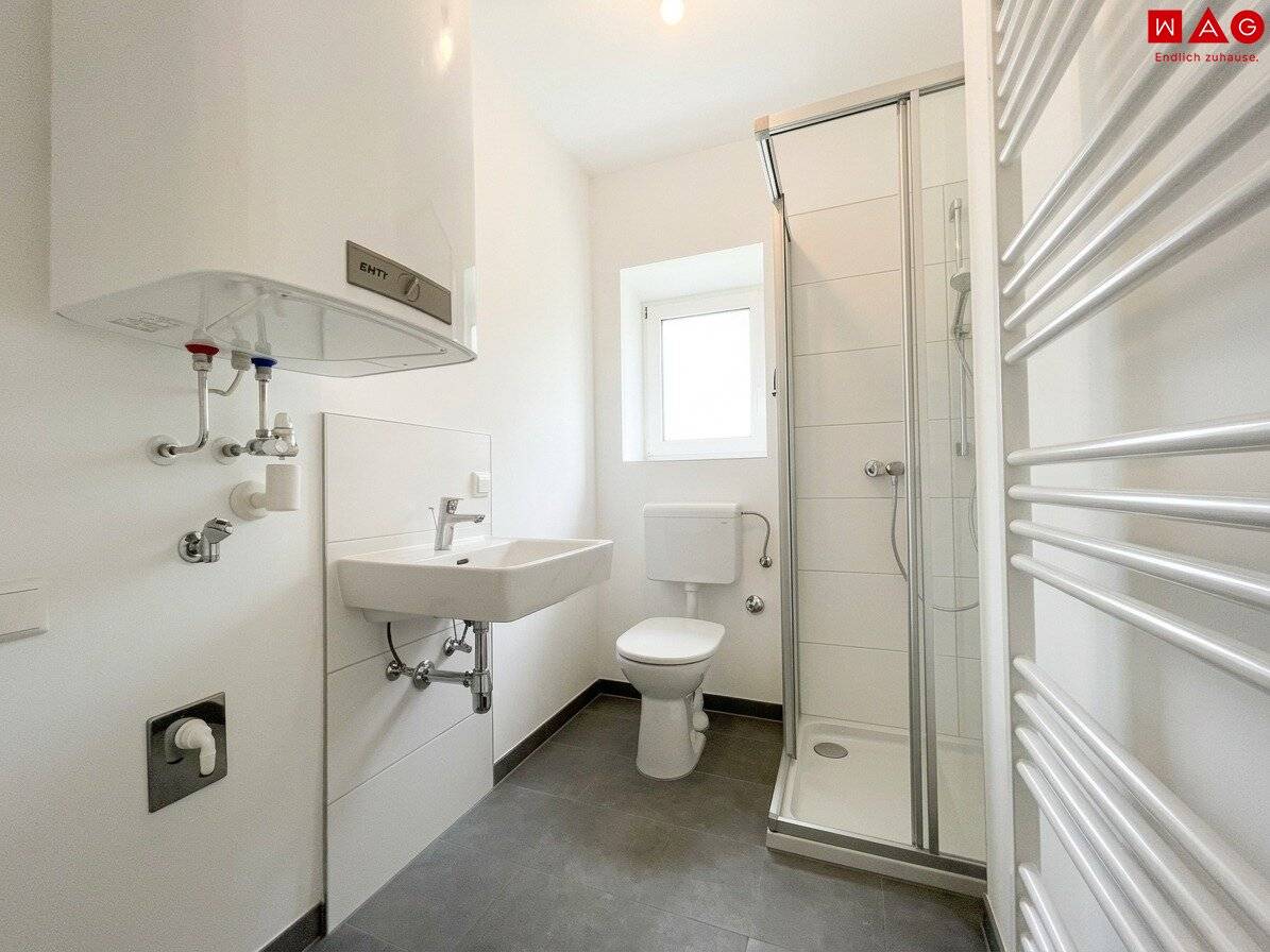 Erstbezug nach Komplettsanierung - 2 Zimmer Erdgeschoßwohnung