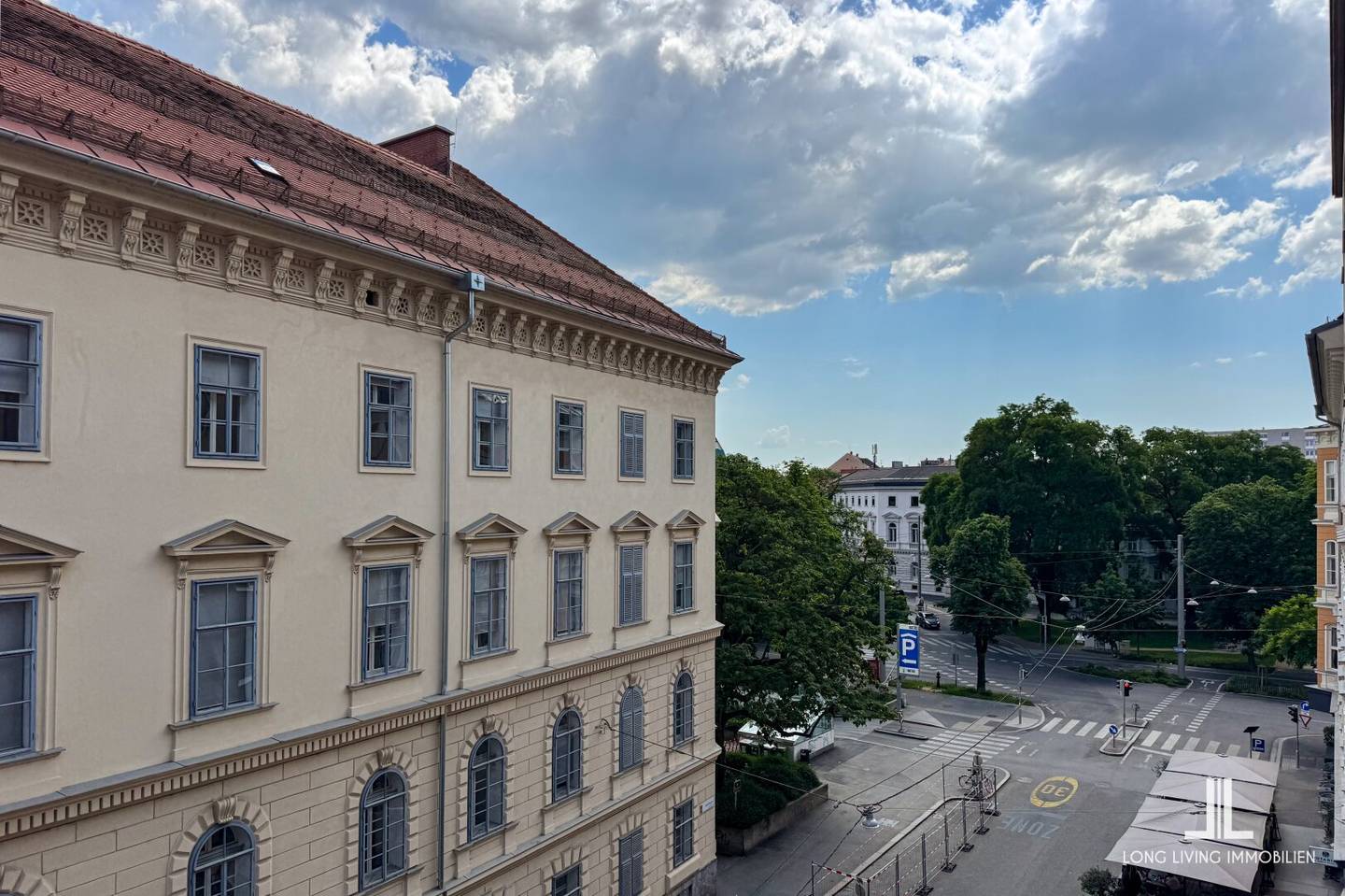 Lichtdurchflutete 4-Zimmer-Wohnung nahe Operncafé Graz - Innenhofbalkon & Lift