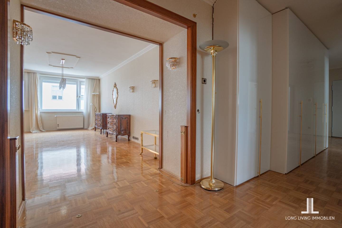 Lichtdurchflutete 4-Zimmer-Wohnung nahe Operncafé Graz - Innenhofbalkon & Lift