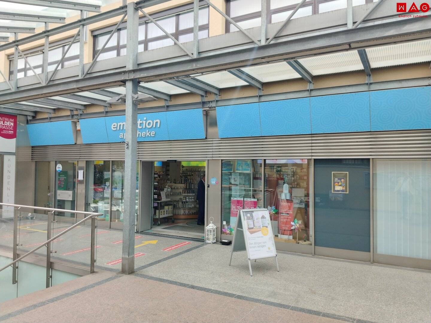 Vielseitig nutzbare 226 m² Geschäfts-/Ordinationsfläche im florierenden Einkaufs-/Vitalzentrum Muldenstraße mieten und von der hohen Kundenfrequenz profitieren! Provisionsfrei!