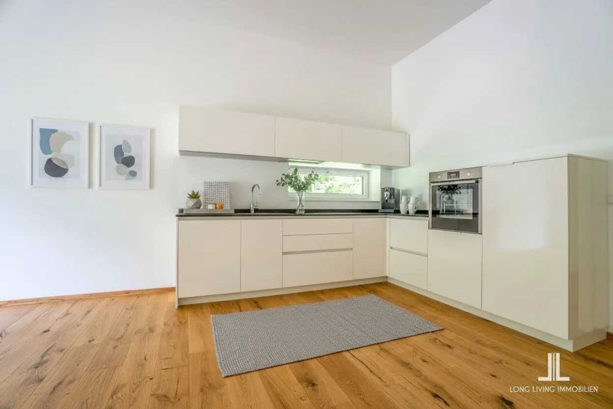 Traumwohnung mit Weitblick und hochwertiger Ausstattung inkl. Carport!
