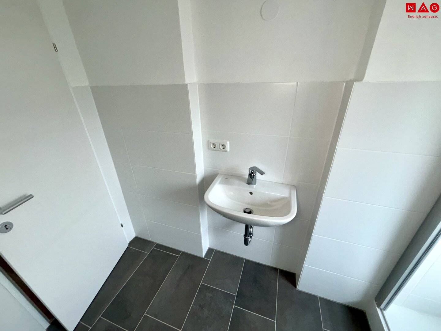 Top-Gelegenheit! Generalsanierung! Perfekte Wohnung für junge Familien und Pärchen dank idyllischer Grünlage und optimaler Infrastruktur! Schöne Raumaufteilung! Ab sofort bezugsfertig!