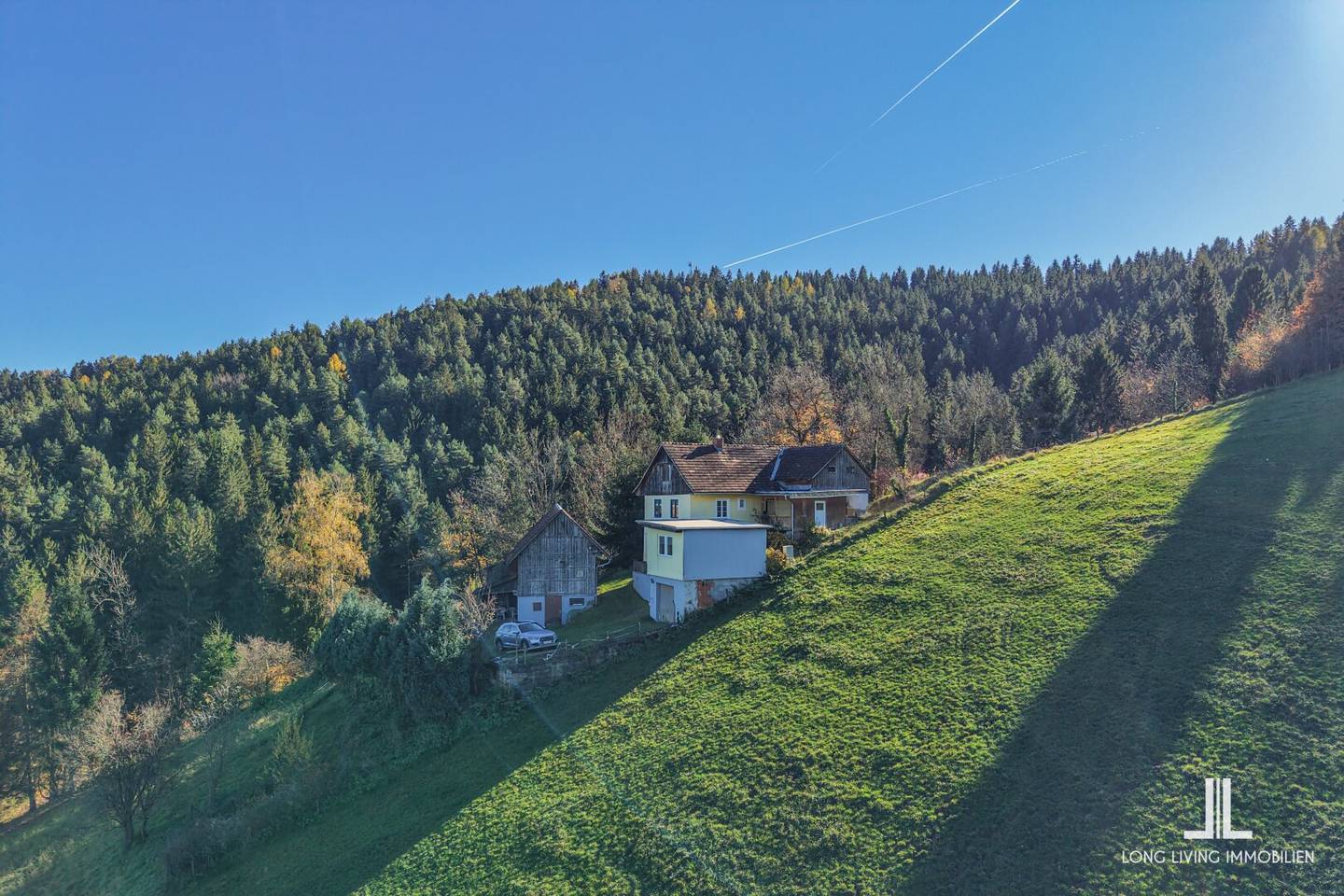 Land- und Forstwirtschaft mit Bestandshaus auf etwa 500m Seehöhe