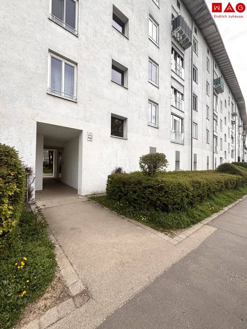 Viel Platz zum Wohnen: 3,5 Räume mit einer Ess-Veranda, Lift und Parkplatz in Linz/Ebelsberg! Ab SOFORT verfügbar!