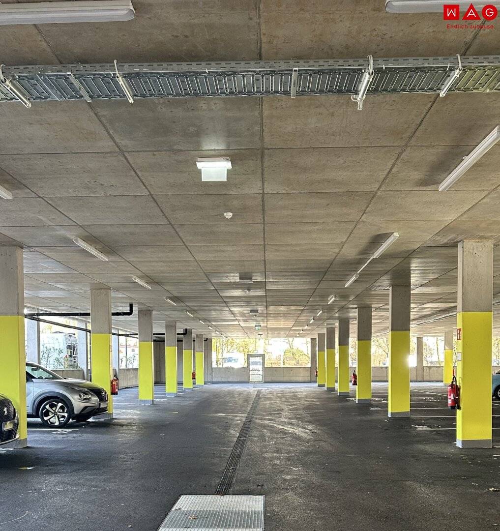 SOMMERAKTION: 2 Monate mietfrei! Witterungsgeschützter sicherer Auto-/Camperabstellplatz im neuen Parkdeck Albert-Schöpf-Straße! Möglichkeiten für E-Ladestation und Behinderten-Parkplätze vorhanden – nur noch wenige Plätze verfügbar!