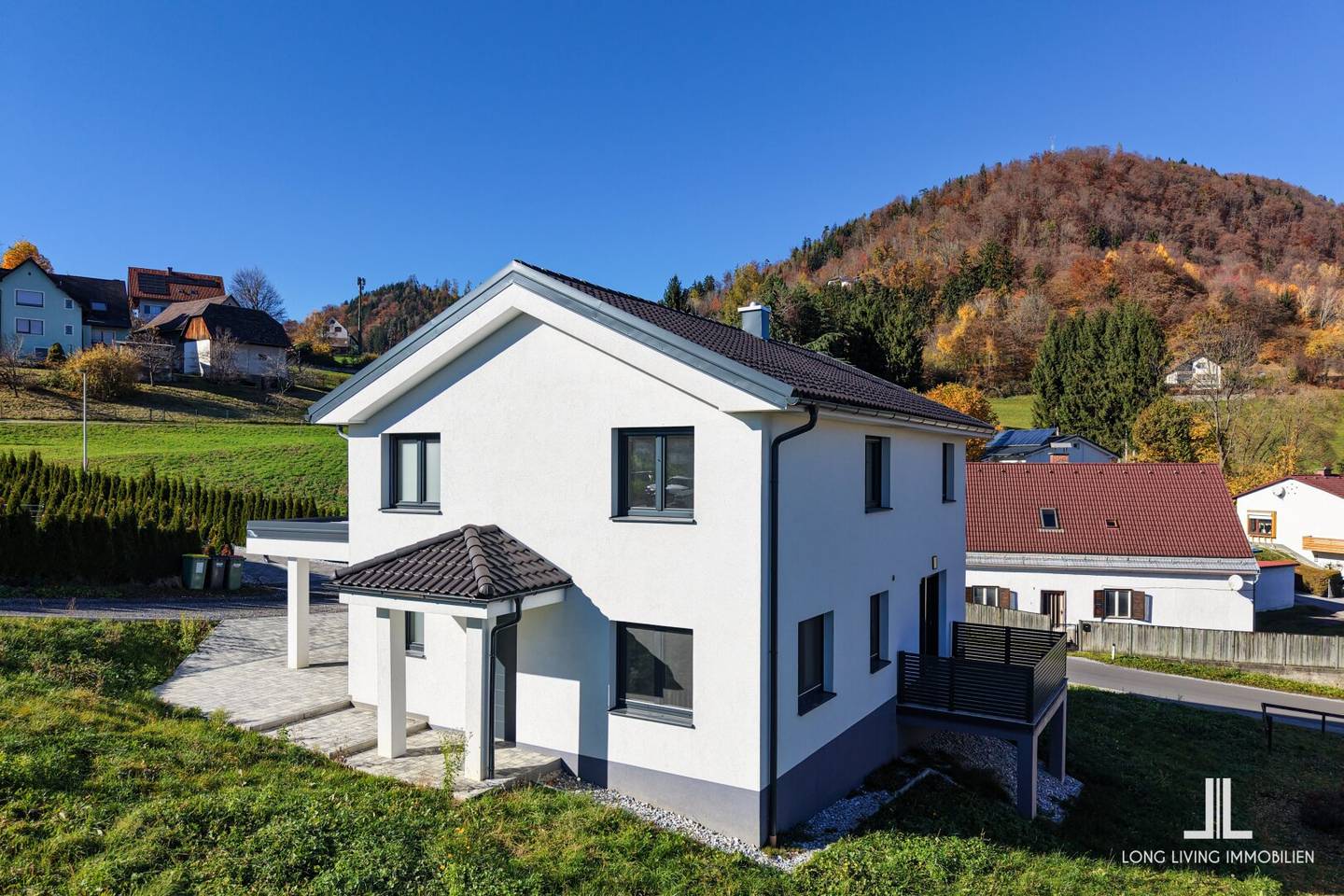 ERSTBEZUG mit vier Schlafzimmern und großzügigem Wohnbereich