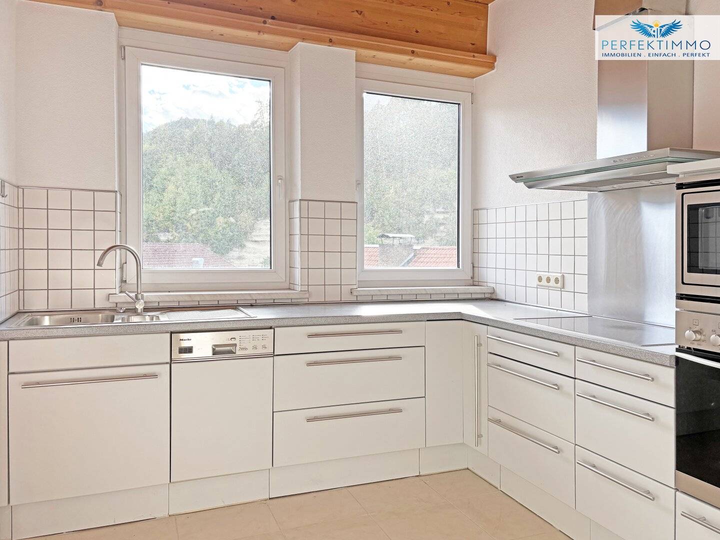 Zentrale 4-Zimmer-Wohnung im Dachgeschoß