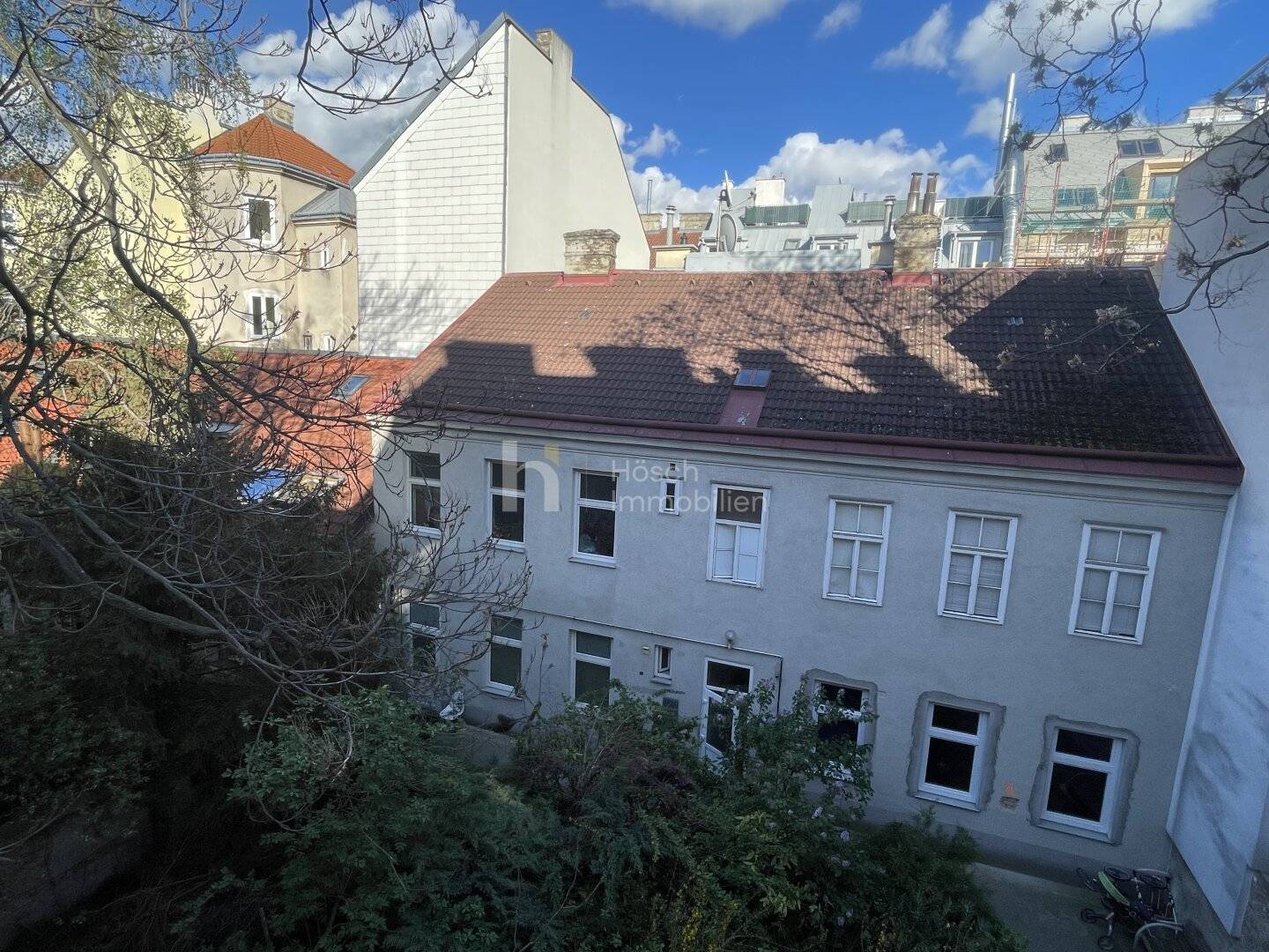 Zinshaus mit vorhandener, bereits eingereichter Studie in schöner Stadtlage
