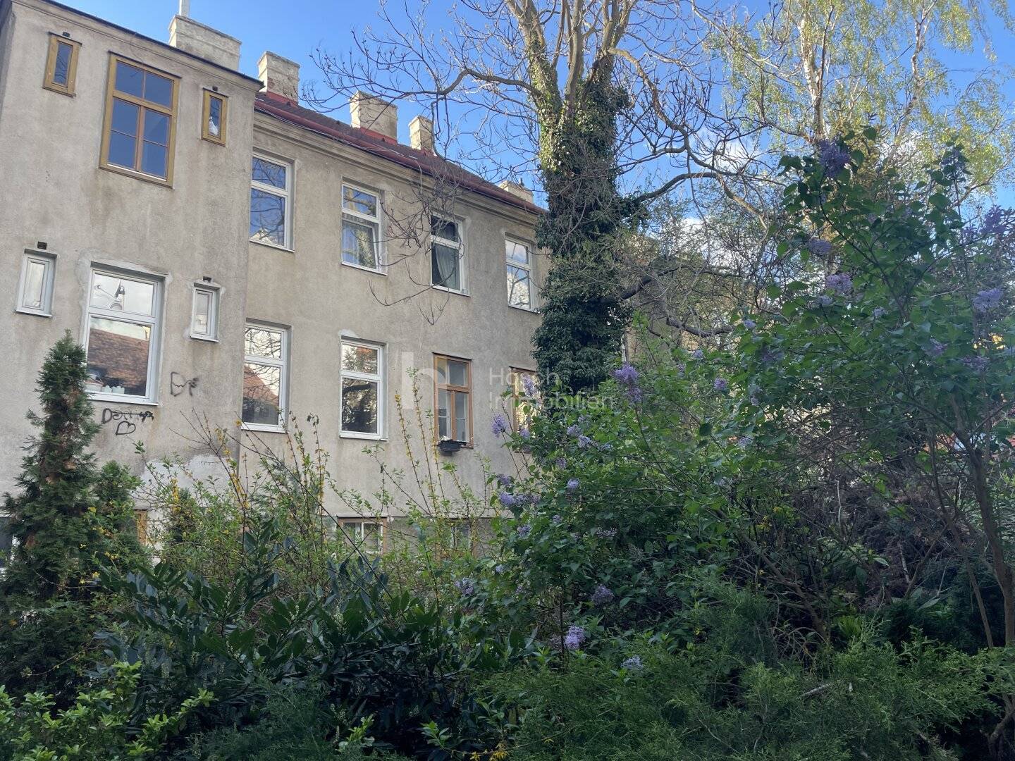 Zinshaus mit vorhandener, bereits eingereichter Studie in schöner Stadtlage