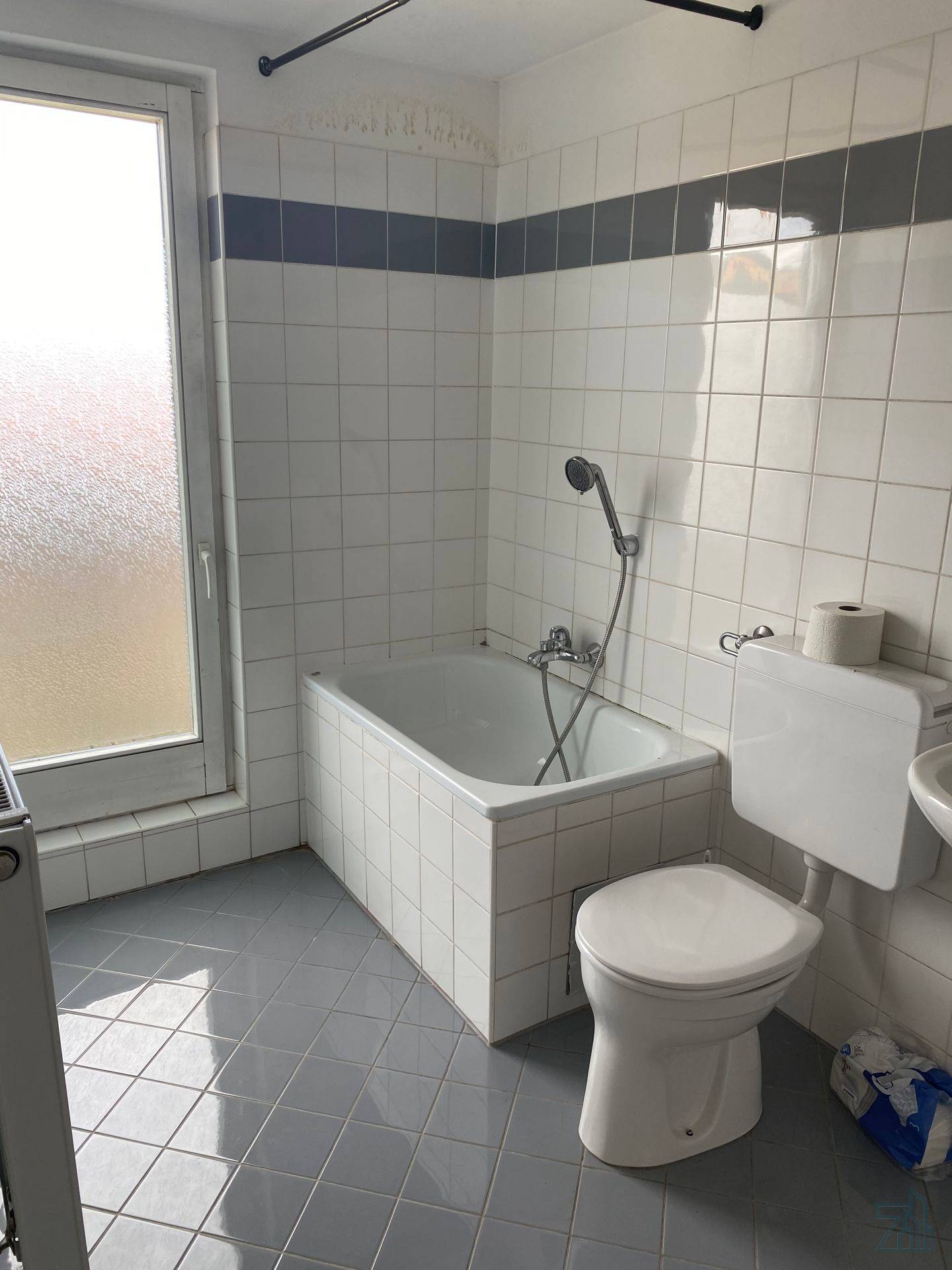 Dachgeschosswohnung with balcony and garden Lend