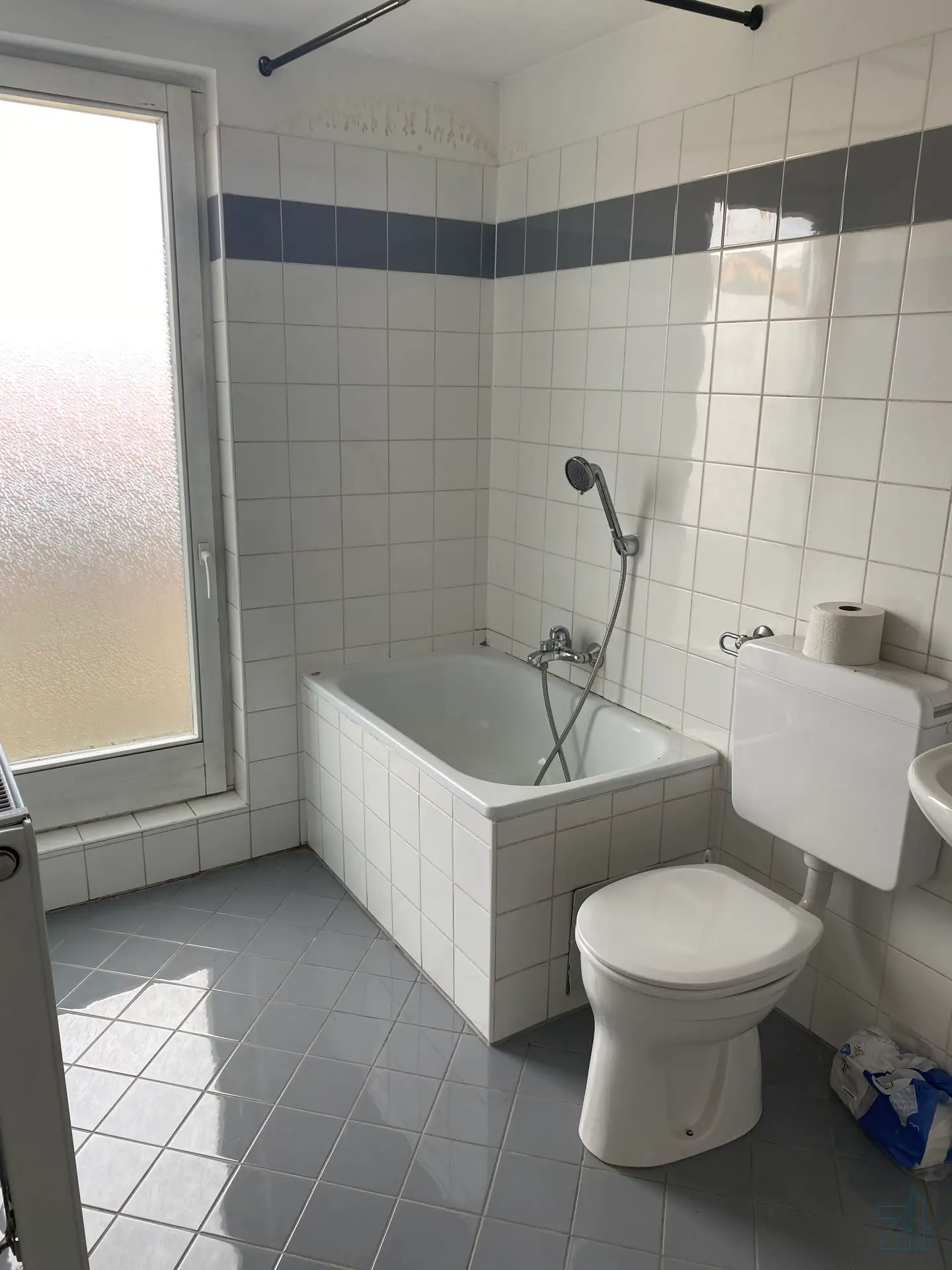 Dachgeschosswohnung with balcony and garden Lend