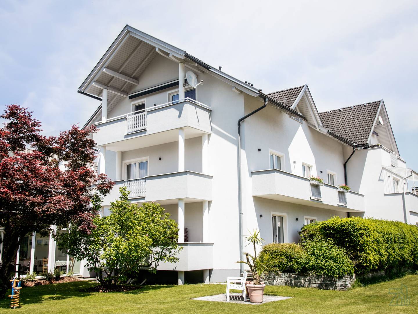 Investor apartment quiet near center lakeside
