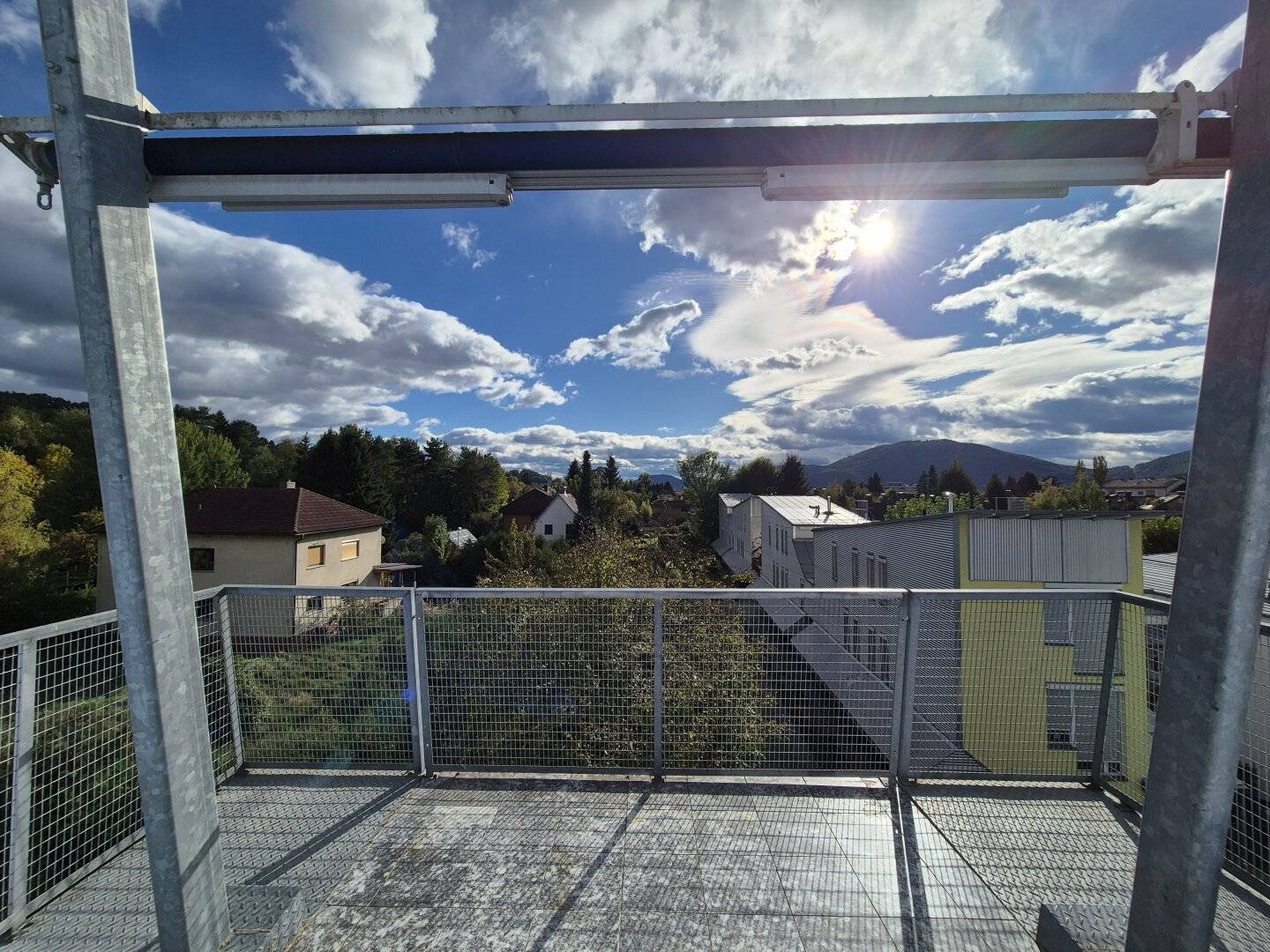 Helle 3-Zimmer-Wohnung mit separater Küche und sonnigem Balkon!