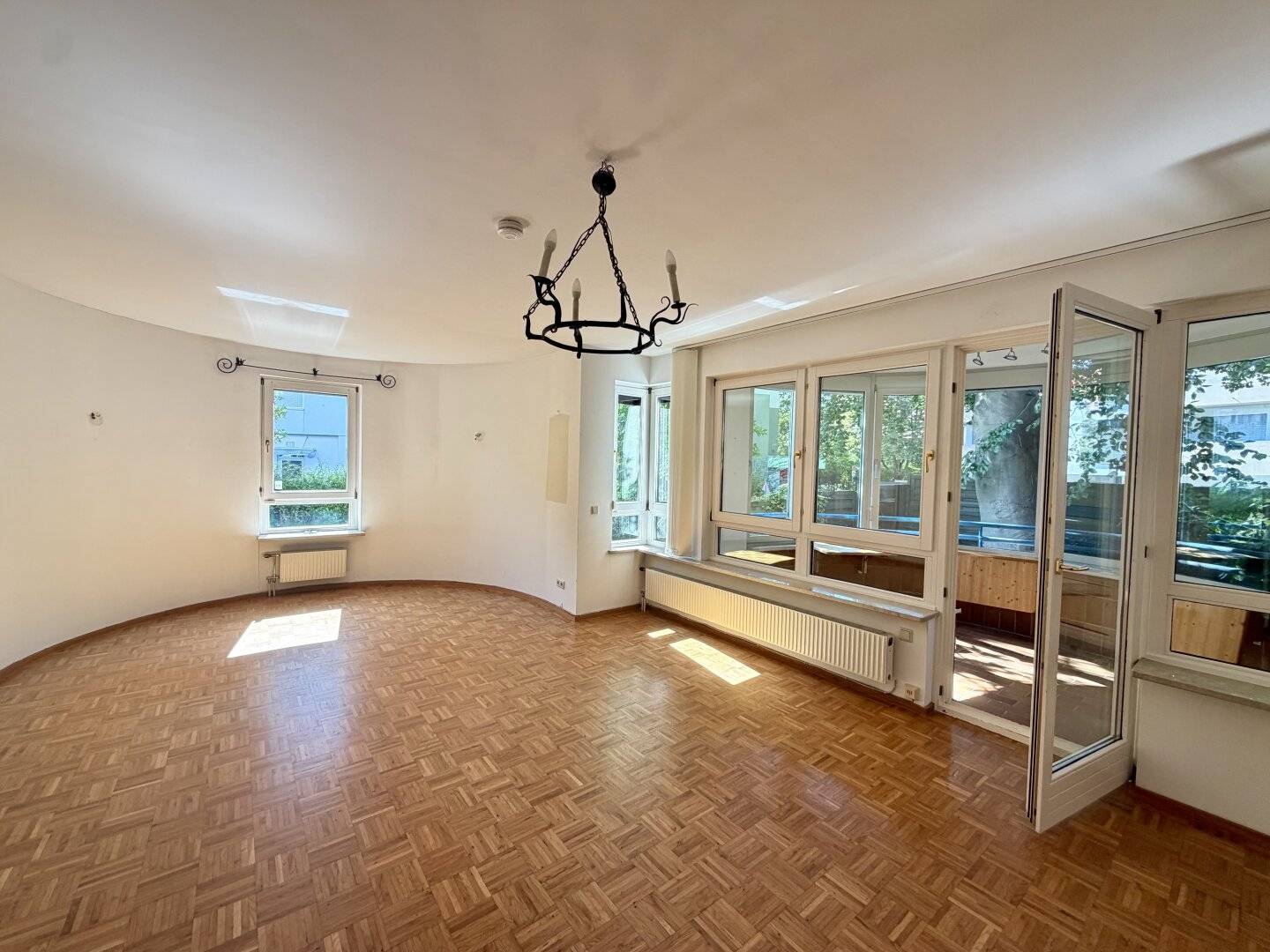 Naturschatten statt Sommerhitze – Ruhige Gartenwohnung mit Tiefgarage in Geidorf