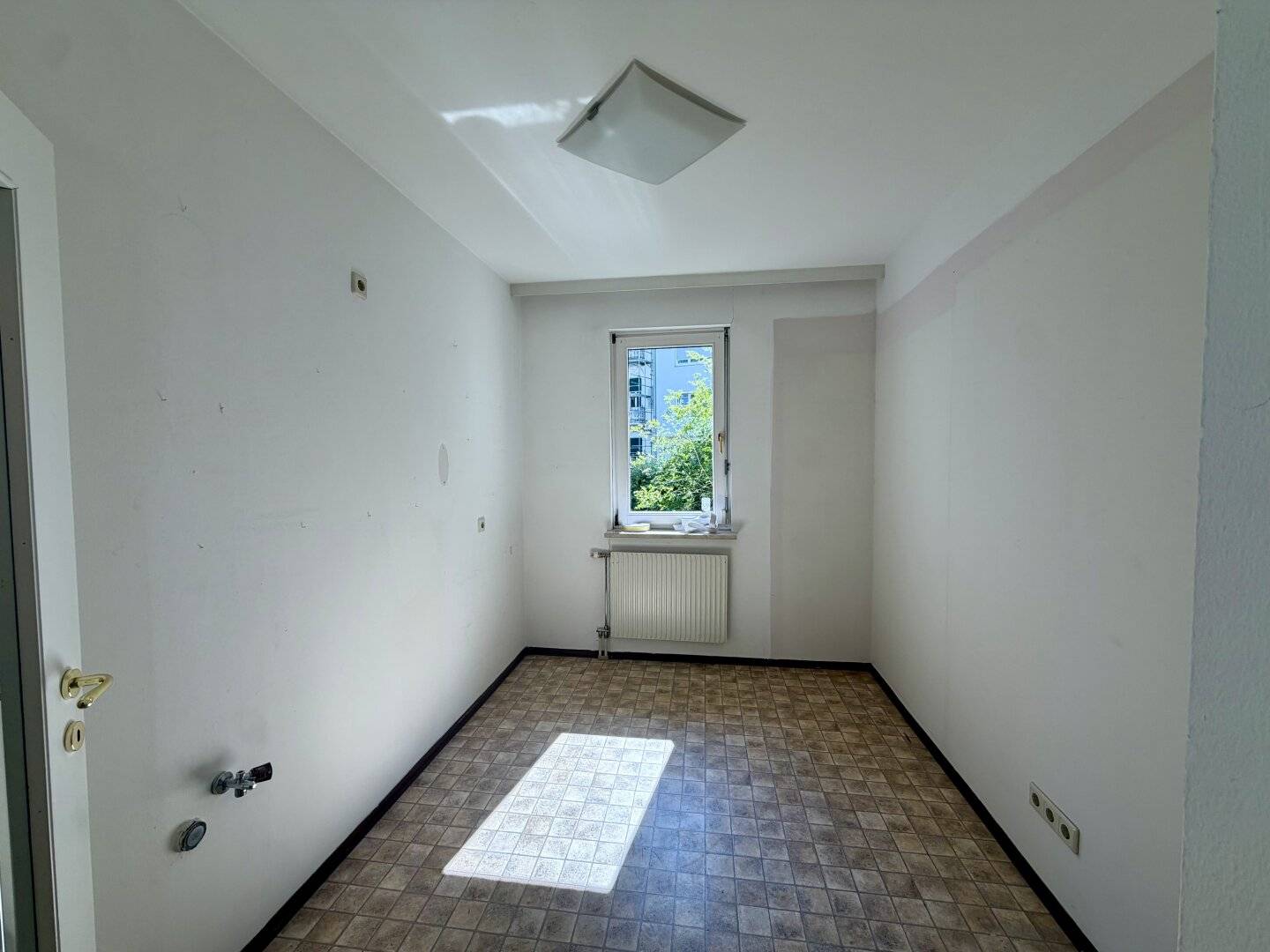 Naturschatten statt Sommerhitze – Ruhige Gartenwohnung mit Tiefgarage in Geidorf