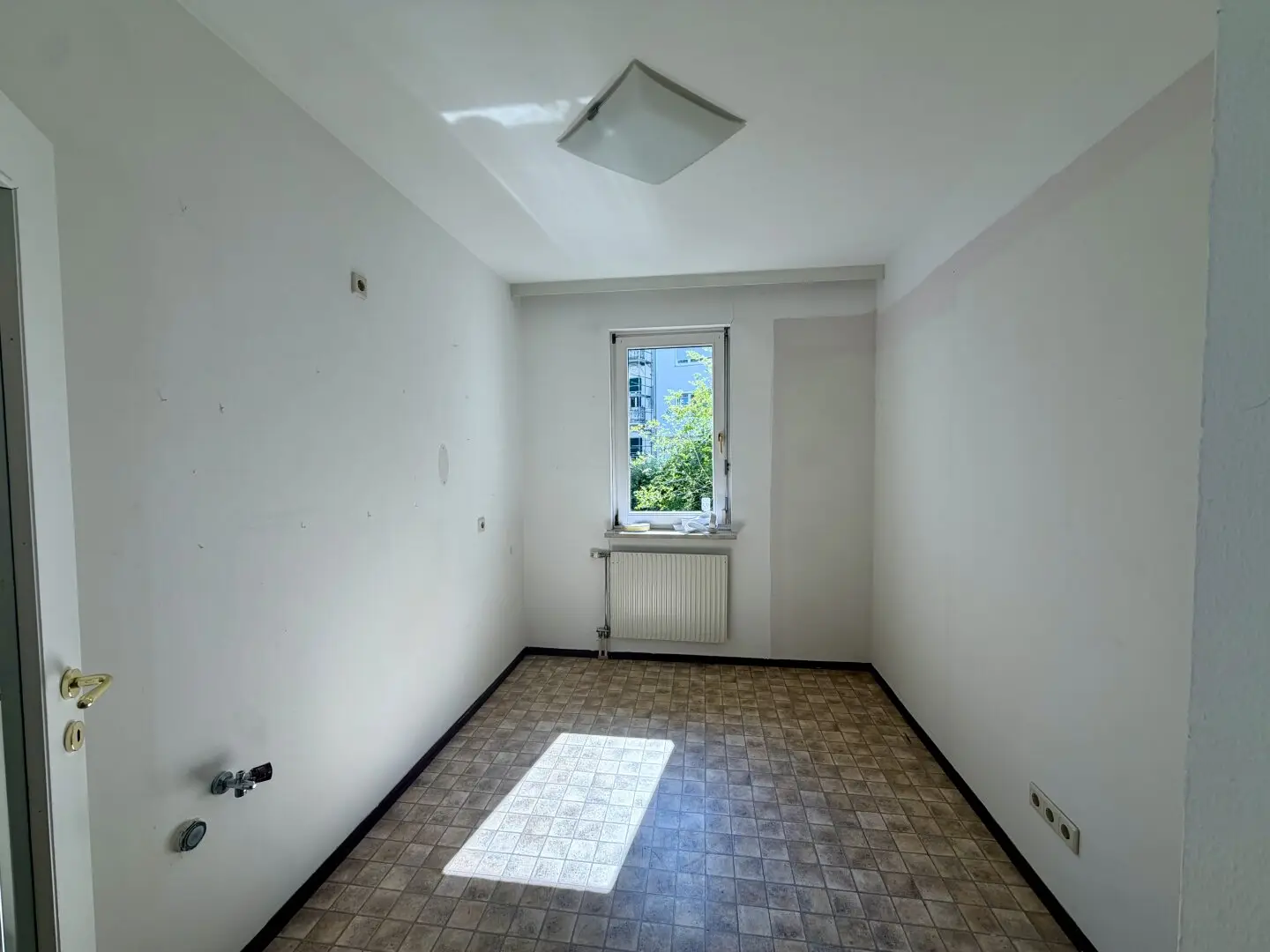 Naturschatten statt Sommerhitze – Ruhige Gartenwohnung mit Tiefgarage in Geidorf