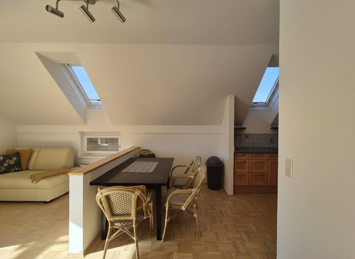 Gemütliche 4-Zimmer-Dachgeschosswohnung mit Balkon & Carport in Gamlitz – ab sofort verfügbar!